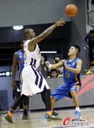 四川再败有人不甘心 1米75冲下7个篮板这真拼了啊